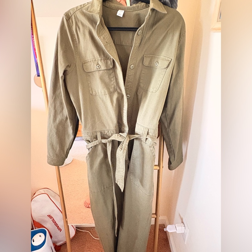 Old Navy Green Utility Jacket with Belted Waist
| Size Large